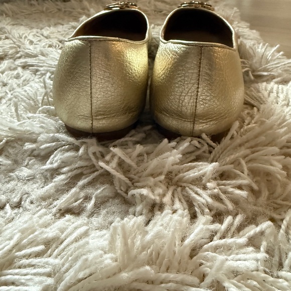 Tory Burch Reva Gold Flats with Logo - Size 10 - Picture 5 of 5